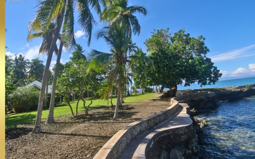 Beach Property with Romantic Native House