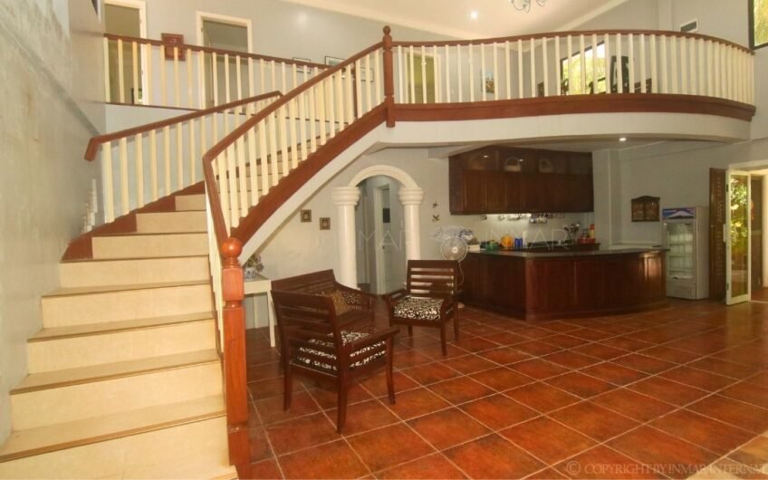 5 Bedroom Ocean View House