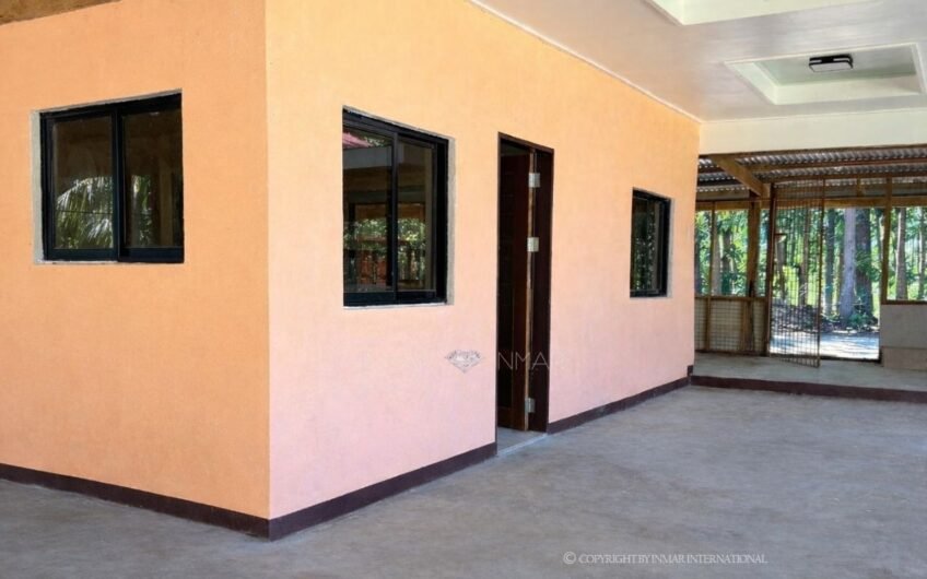 2-Bedroom House for Home and Business