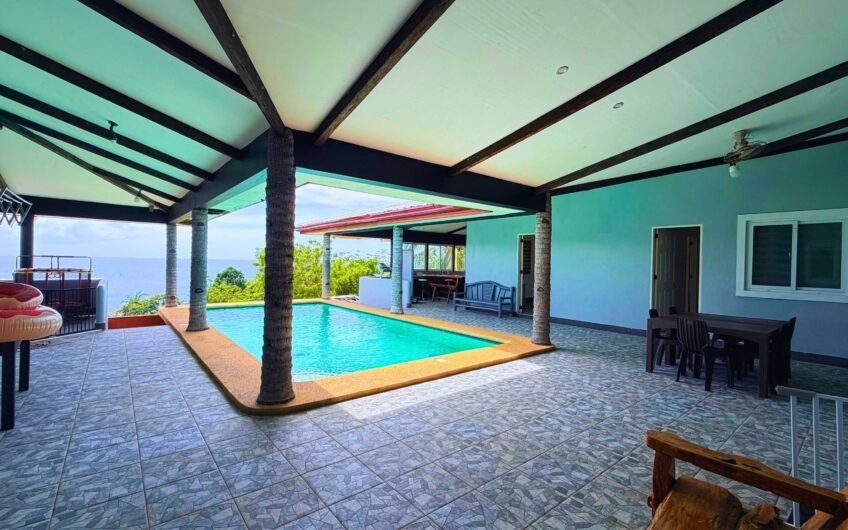 5-Bedroom House with Ocean View