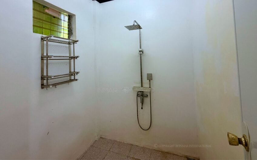 2-Bedroom House Near White Sand Beach