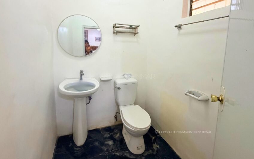 2-Bedroom House Near White Sand Beach