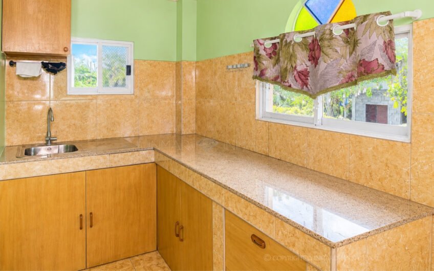Ocean View Resort with 3 Apartments, 5 Guest Rooms & Pool
