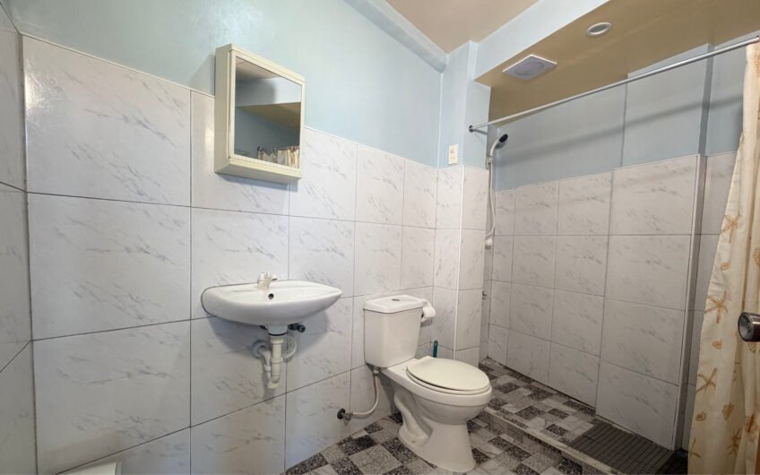 Ocean View Resort with 3 Apartments, 5 Guest Rooms & Pool