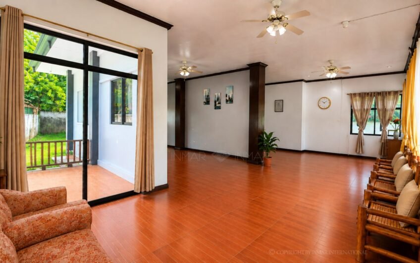 4BR House & Lot Along the Road